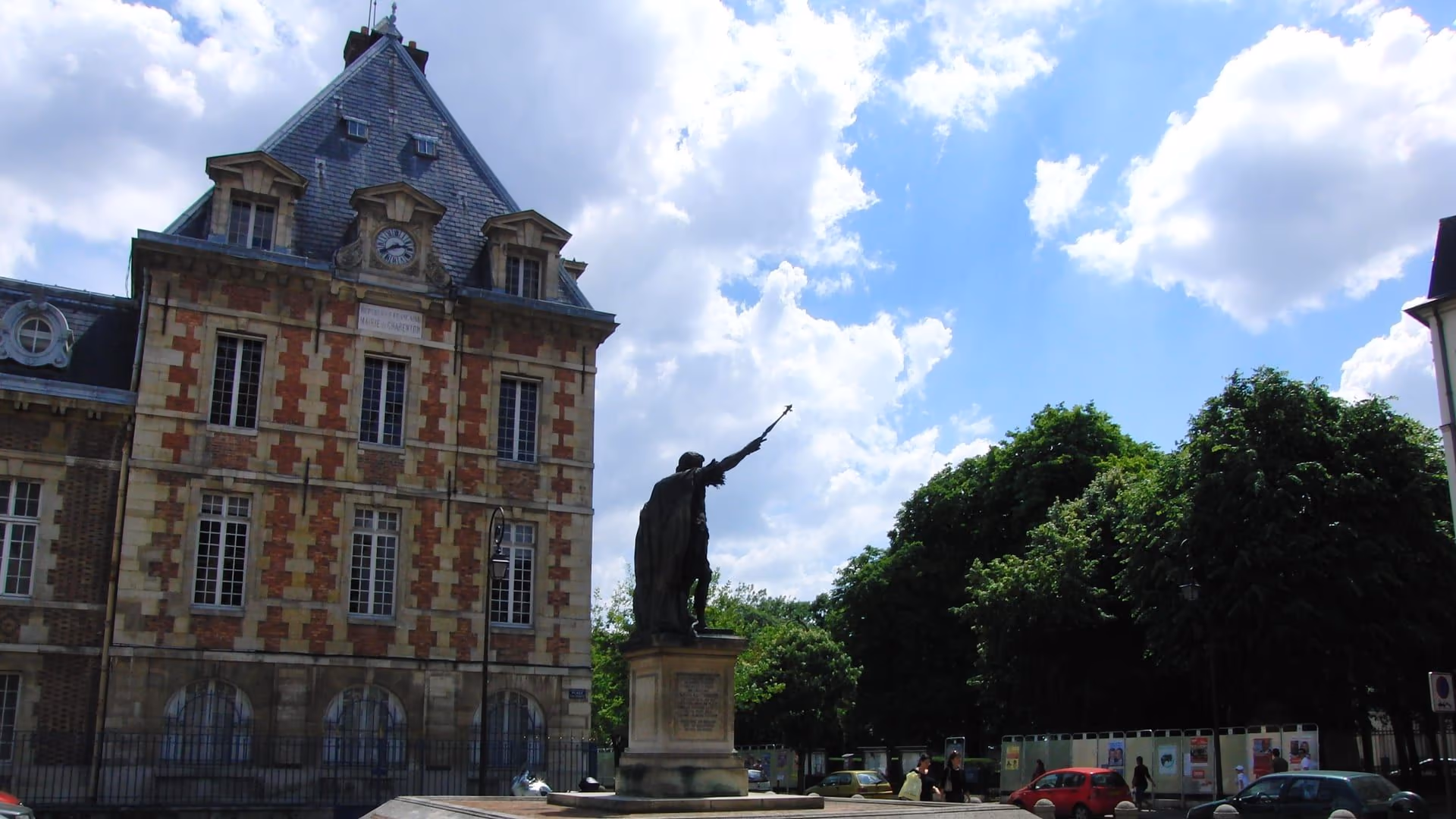 Charenton-le-Pont (94) — place centrale